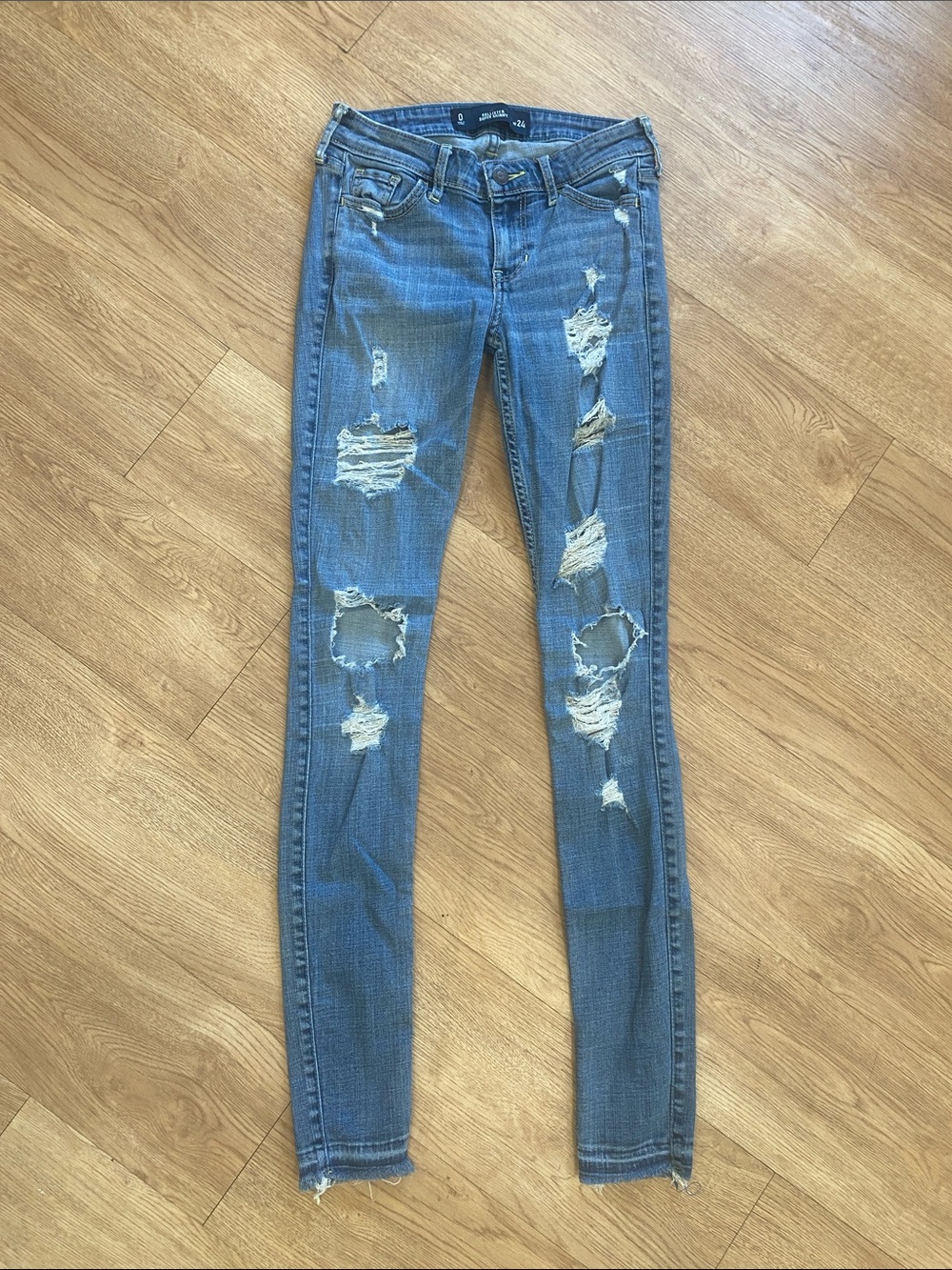 Hollister Super Skinny Distressed Ripped Jeans Size 0 24